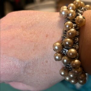 Elegant Gold Pearl Bracelet